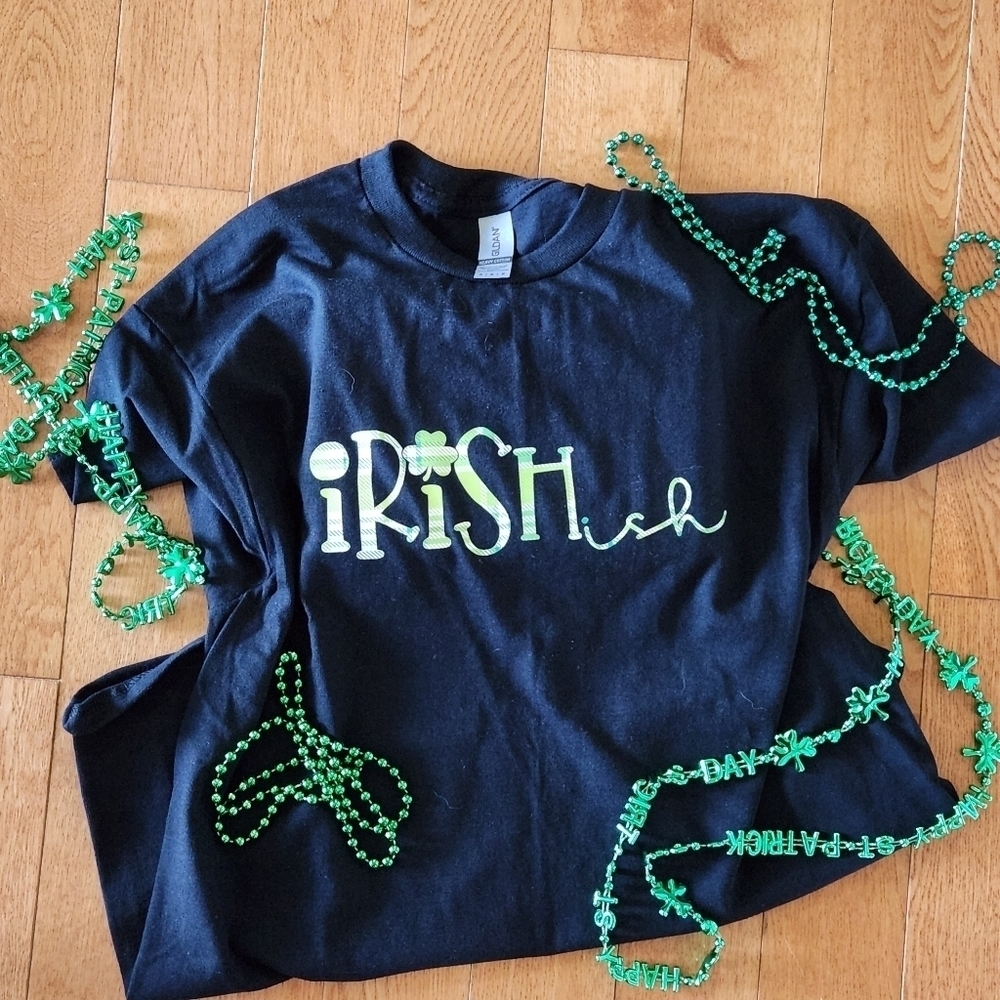 🍀Saint Patrick's Day Graphic T-Shirt w/Irishish pictured design.